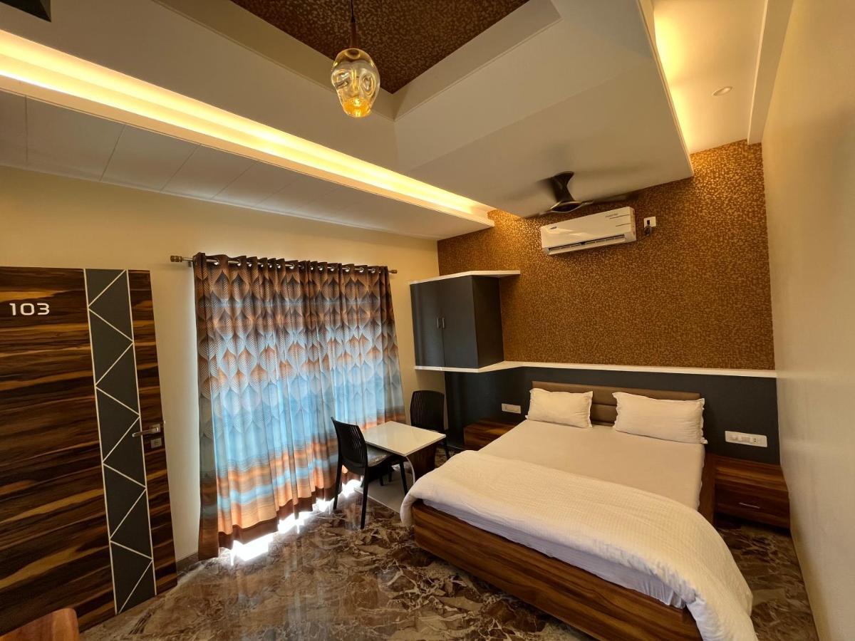 Hotel Aryadeep Phardāpur Esterno foto
