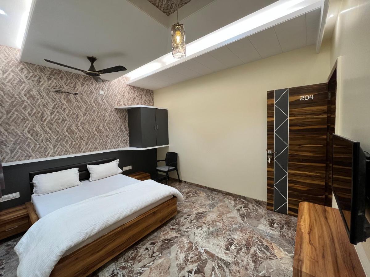 Hotel Aryadeep Phardāpur Esterno foto